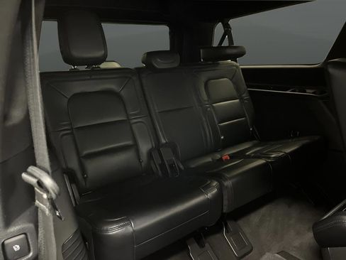 Used 2020 Lincoln Navigator L Reserve w/ Luxury Package image 35