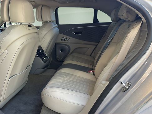 Used 2021 Bentley Flying Spur W12 AWD/4WD image 16