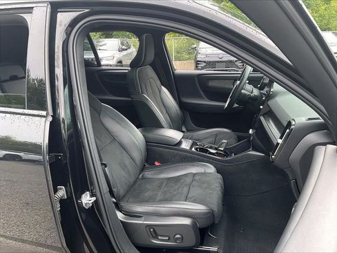 Used 2021 Volvo XC40 T5 R-Design w/ Climate Package AWD/4WD image 11