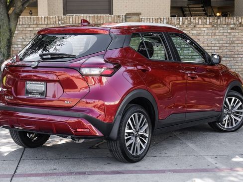 Used 2024 Nissan Kicks SV image 15