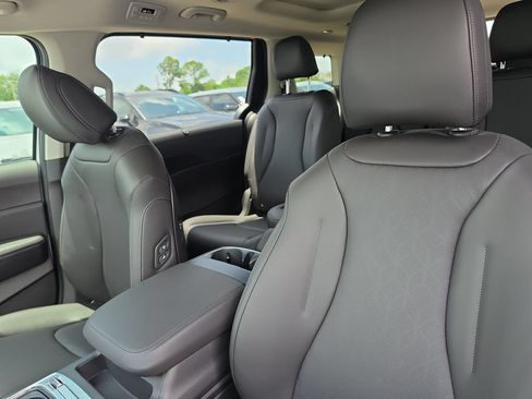 New 2026 Kia Carnival SX FWD image 22