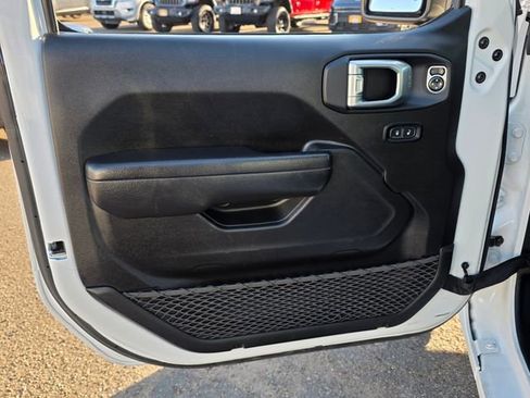Used 2024 Jeep Wrangler Unlimited Sport AWD/4WD image 21