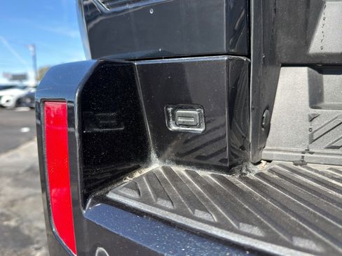 Used 2024 GMC Hummer EV 3X image 33