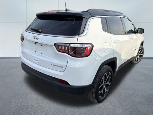 Used 2025 Jeep Compass Limited image 4