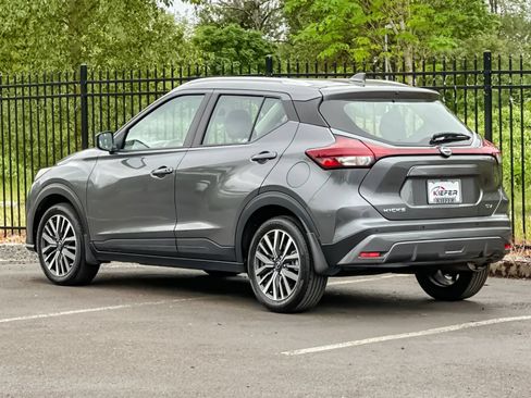 Used 2023 Nissan Kicks SV FWD image 6