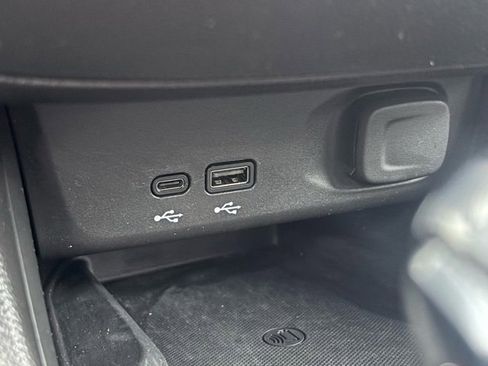 Certified 2024 Buick Envista Sport Touring w/ Convenience I Package image 31