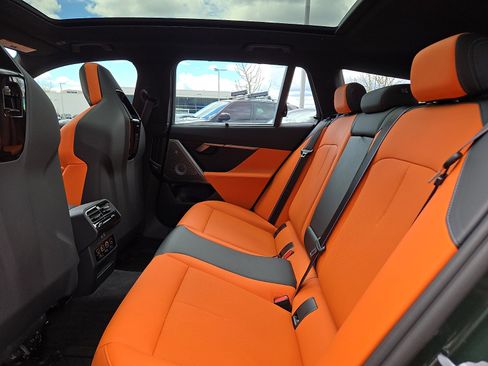 Used 2025 BMW M5 Touring w/ M Driver's Package image 10