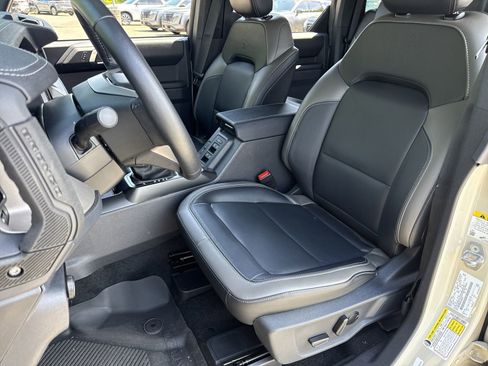 Used 2025 Ford Bronco Outer Banks AWD/4WD image 18