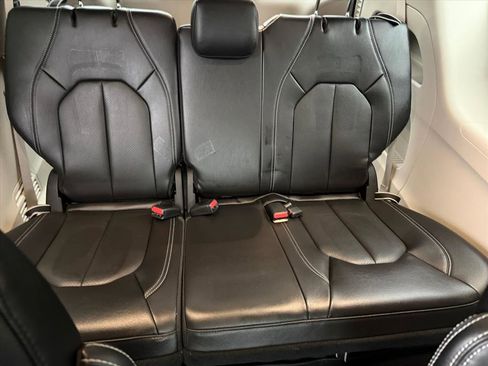 Used 2022 Chrysler Pacifica Touring-L image 24