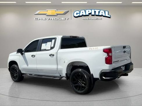 Used 2026 Chevrolet Silverado 1500 LT Trail Boss w/ LPO, Dark Essentials Package AWD/4WD image 3