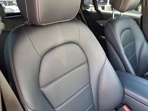 Used 2022 Mercedes-Benz GLC 300 image 12