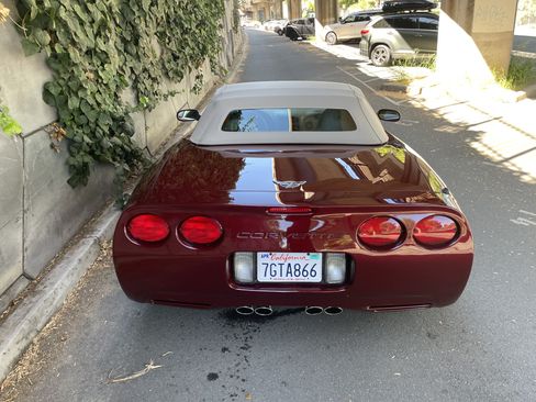 Used 2003 Chevrolet Corvette Convertible w/ Preferred Equipment Group1 RWD image 15