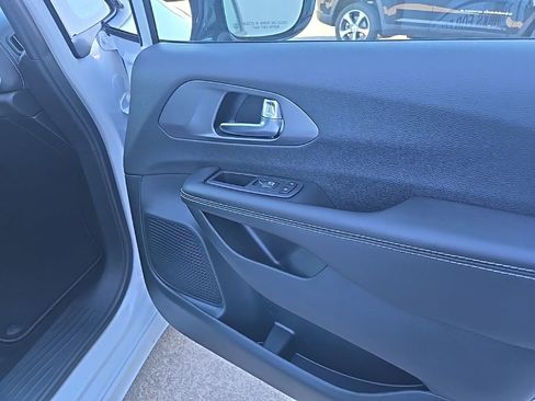 New 2026 Chrysler Pacifica Select w/ S Appearance Package image 73