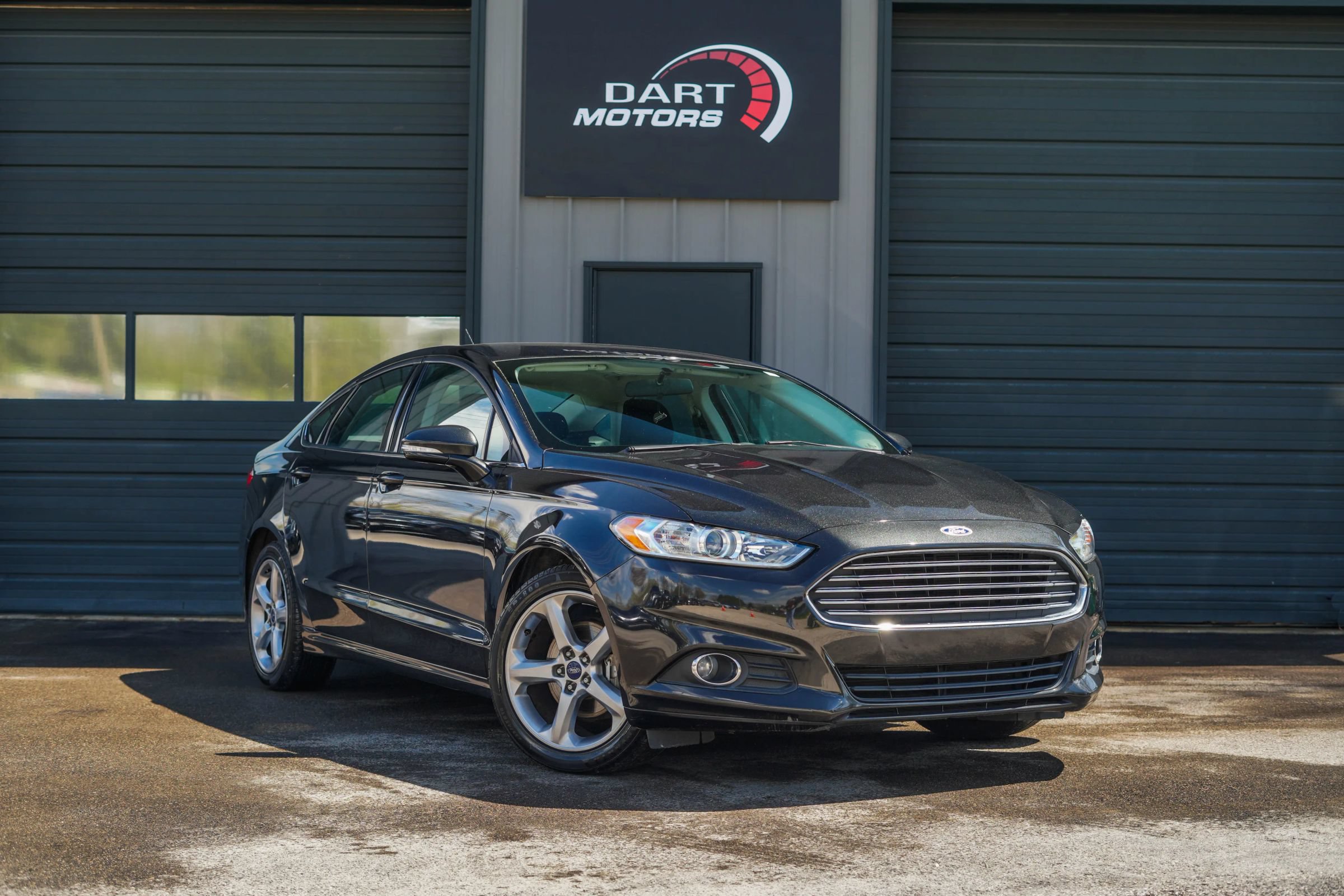 Used 2015 Ford Fusion SE w/ Equipment Group 201A FWD image 3