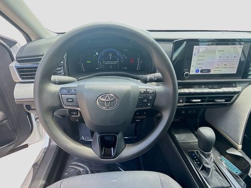 Used 2025 Toyota Camry LE FWD image 10
