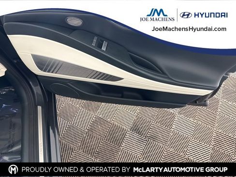 Used 2023 Genesis G80 image 23