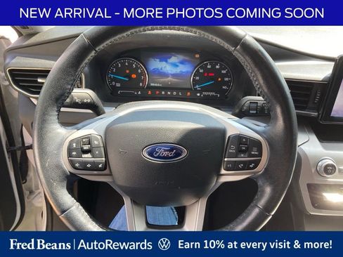 Used 2022 Ford Explorer XLT w/ Equipment Group 202A AWD/4WD image 13