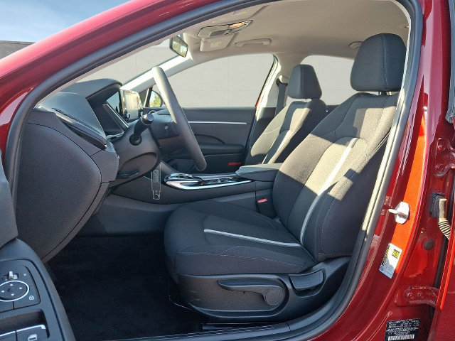 Certified 2023 Hyundai Sonata SE w/ Preferred Accessory Package FWD image 12