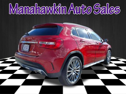 Used 2018 Mercedes-Benz GLA 250 4MATIC image 2