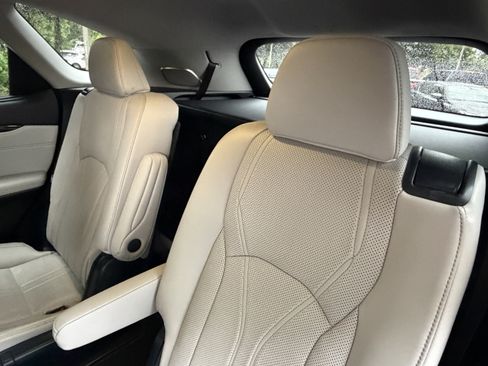 Certified 2022 Lexus RX 350L Luxury w/ Accessory Package (Z1) FWD image 33