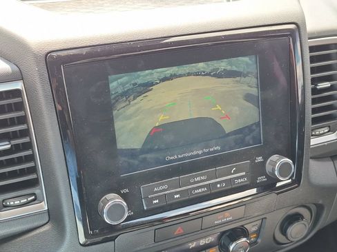 Used 2022 Nissan Frontier SV AWD/4WD image 18