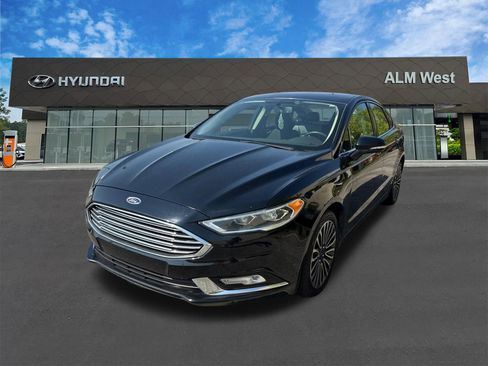 Used 2017 Ford Fusion SE image 1