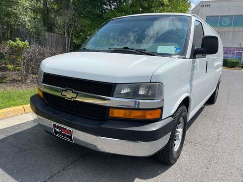 Used 2007 Chevrolet Express 3500 Extended RWD image 16