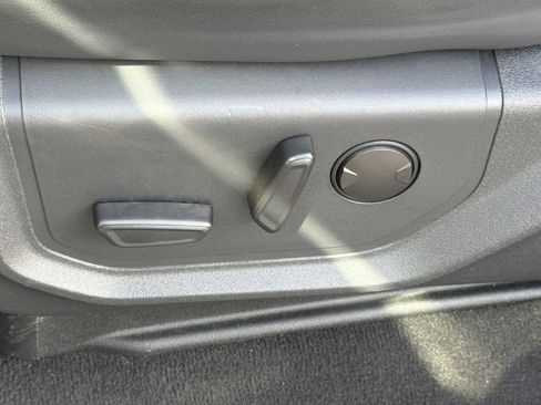 Used 2024 Ford Expedition Max XLT image 25