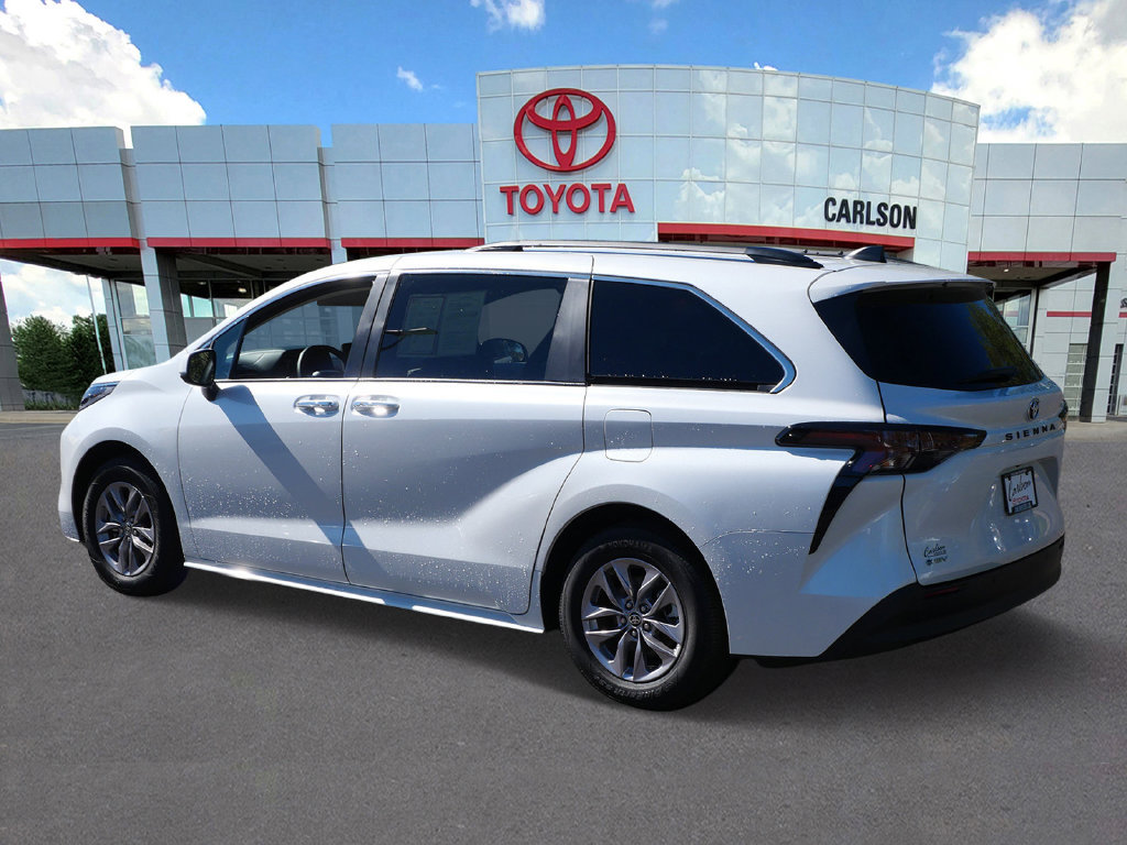 Certified 2026 Toyota Sienna XLE FWD image 6