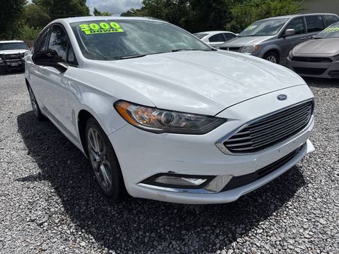Used 2017 Ford Fusion SE w/ Equipment Group 201A FWD image 1