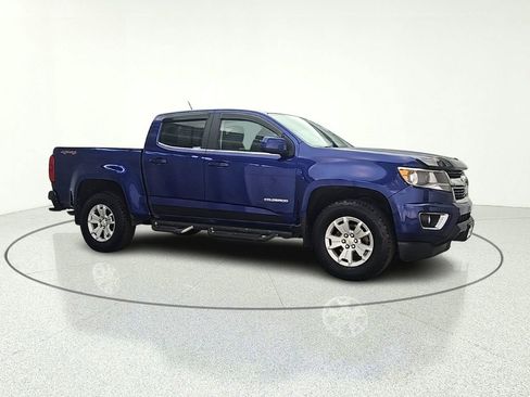 Used 2017 Chevrolet Colorado LT AWD/4WD image 2