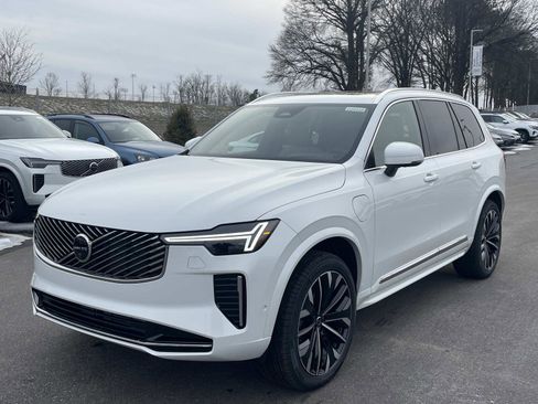 New 2026 Volvo XC90 T8 Ultra w/ Protection Package Premier image 3