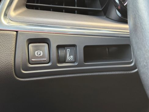 Used 2023 Cadillac XT5 Luxury image 28