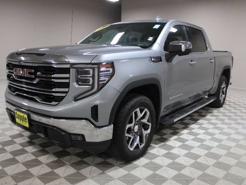 Used 2025 GMC Sierra 1500 SLT w/ SLT Premium Plus Package AWD/4WD image 8
