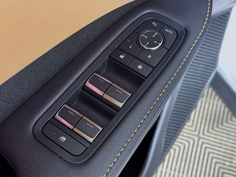 Used 2025 Lexus RX 350 Premium Plus w/ Convenience Package image 17