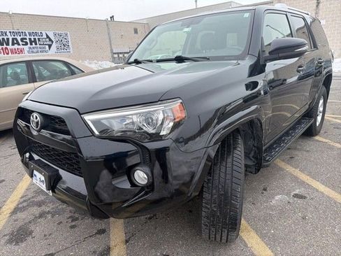 Used 2017 Toyota 4Runner SR5 Premium image 3