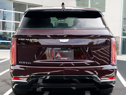 Used 2025 Cadillac Escalade IQ Sport 1 AWD/4WD image 14