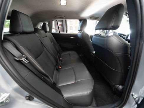 Used 2024 Toyota Corolla Cross XLE FWD image 25