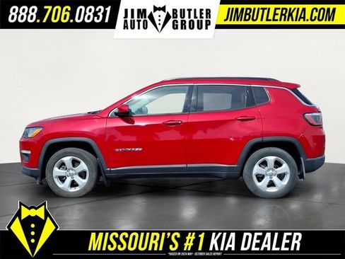 Used 2019 Jeep Compass Latitude FWD image 4