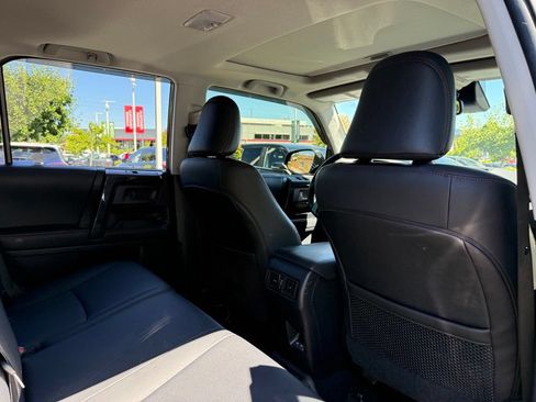 Used 2023 Toyota 4Runner TRD Off-Road Premium w/ Moonroof Package AWD/4WD image 19