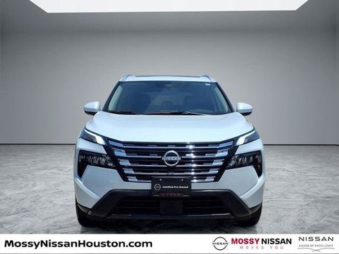 Certified 2025 Nissan Rogue SV w/ SV Premium Package FWD image 3