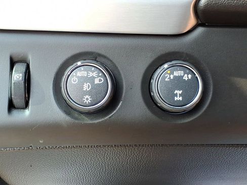Used 2018 GMC Yukon XL SLT AWD/4WD image 16
