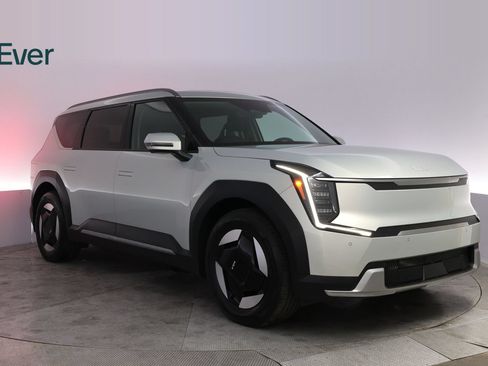 Used 2024 Kia EV9 Wind AWD/4WD image 13
