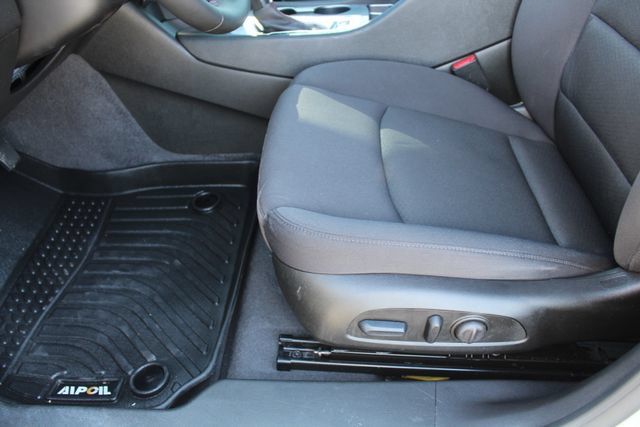 Used 2023 Chevrolet Malibu RS FWD image 30