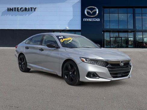 Used 2022 Honda Accord Sport image 2