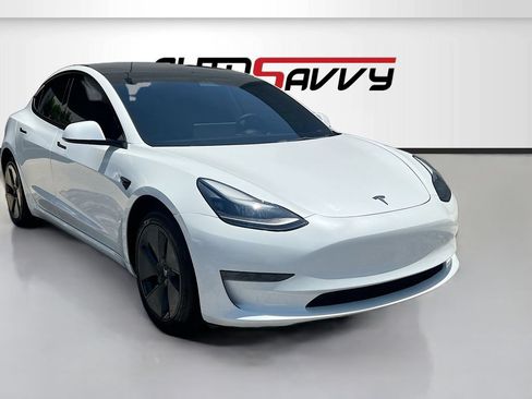 Used 2023 Tesla Model 3 Standard Range RWD image 1