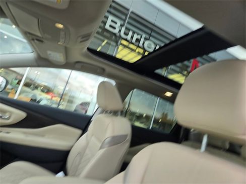 Used 2024 Nissan Murano Platinum w/ Cargo Package image 16