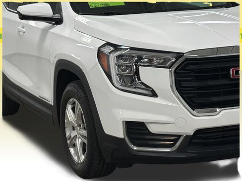 Used 2024 GMC Terrain SLE AWD/4WD image 5