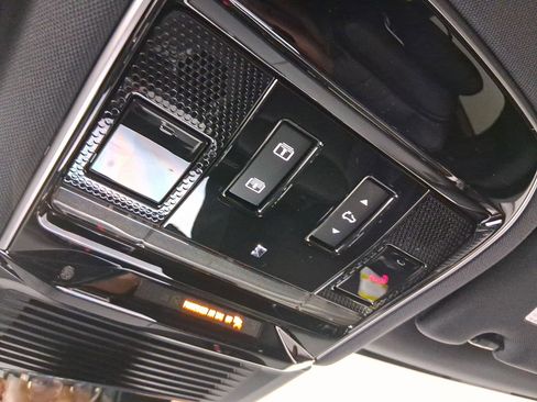 New 2025 Land Rover Range Rover SE image 17