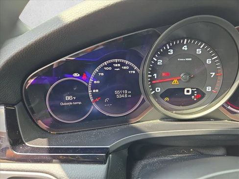 Used 2021 Porsche Cayenne AWD/4WD image 10